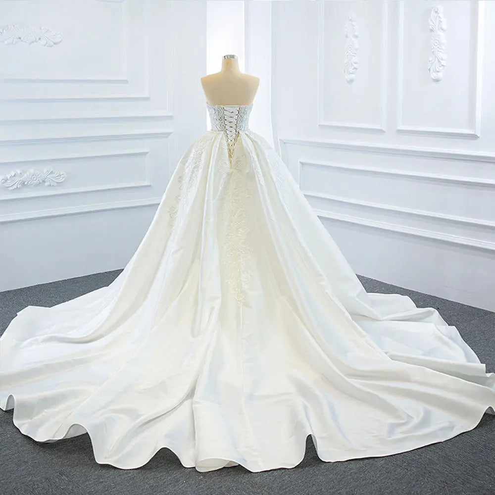 The Wedding Dress Wears Two Fishtail Tail Tube Tops, The Temperament Is Thin And Dreamy Nipaaj